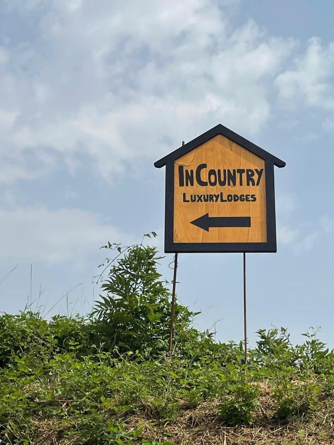 In Country Luxury Lodges カメリーノ エクステリア 写真